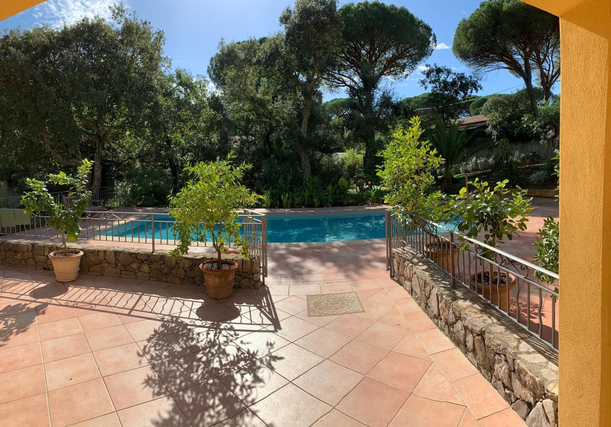 Sous Les Pins Parasols Vidauban Exterior foto